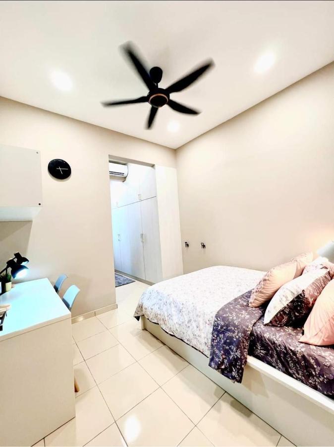 Faridz Homestay At Myra Saujana Kampong Simpang Empat 외부 사진