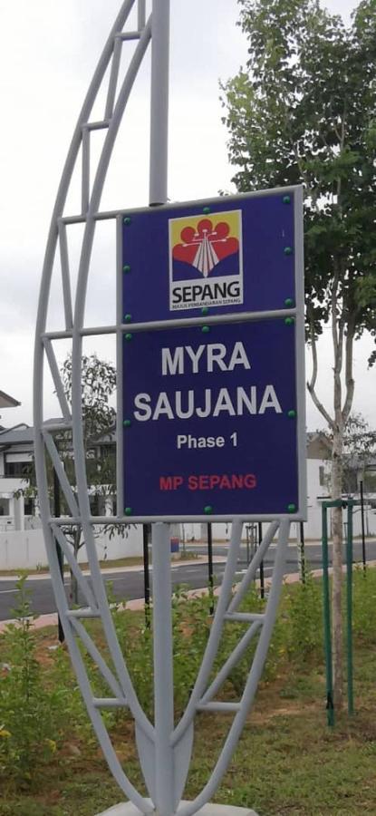 Faridz Homestay At Myra Saujana Kampong Simpang Empat 외부 사진