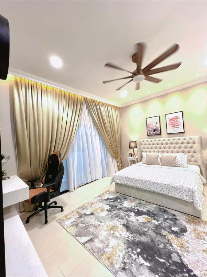 Faridz Homestay At Myra Saujana Kampong Simpang Empat 외부 사진