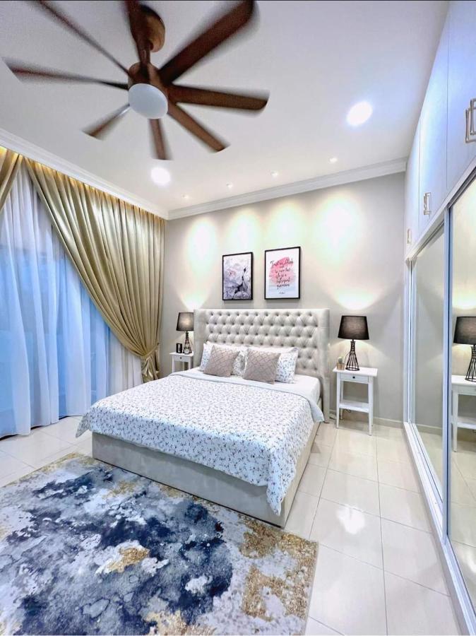 Faridz Homestay At Myra Saujana Kampong Simpang Empat 외부 사진