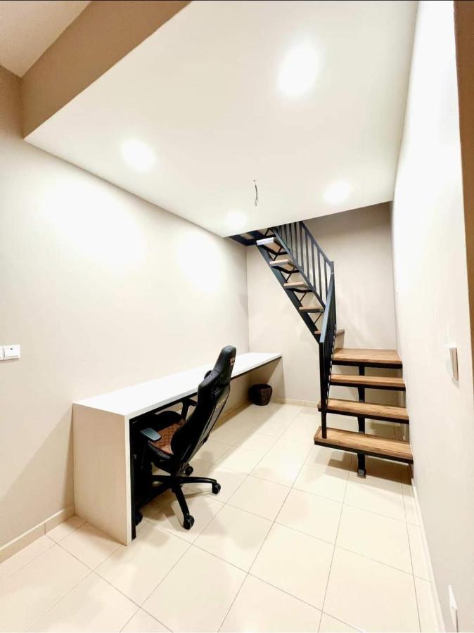 Faridz Homestay At Myra Saujana Kampong Simpang Empat 외부 사진