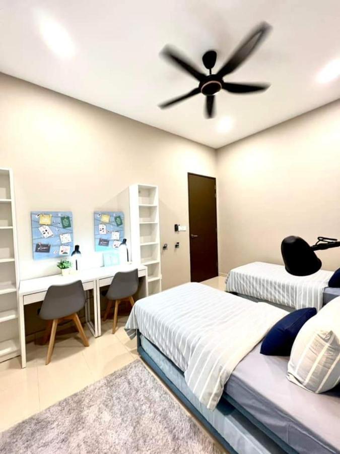 Faridz Homestay At Myra Saujana Kampong Simpang Empat 외부 사진